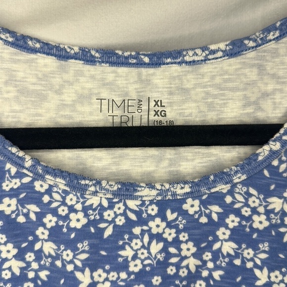 TIME AND TRU FLORAL T-SHIRT (Xlarge) - Picture 3 of 8